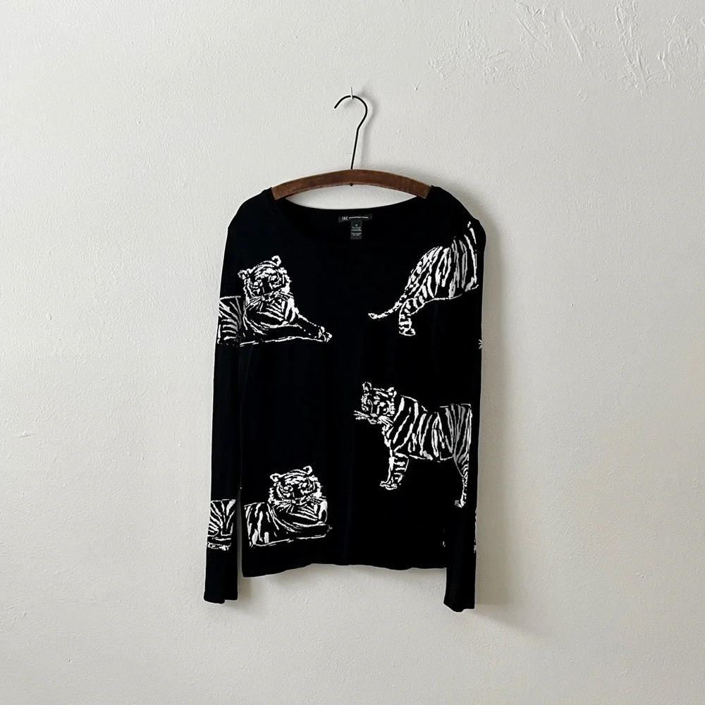 Knit Graphic Tigers Black & White Matching Sleeve Pattern Statement Sweater M - Picture 1 of 9